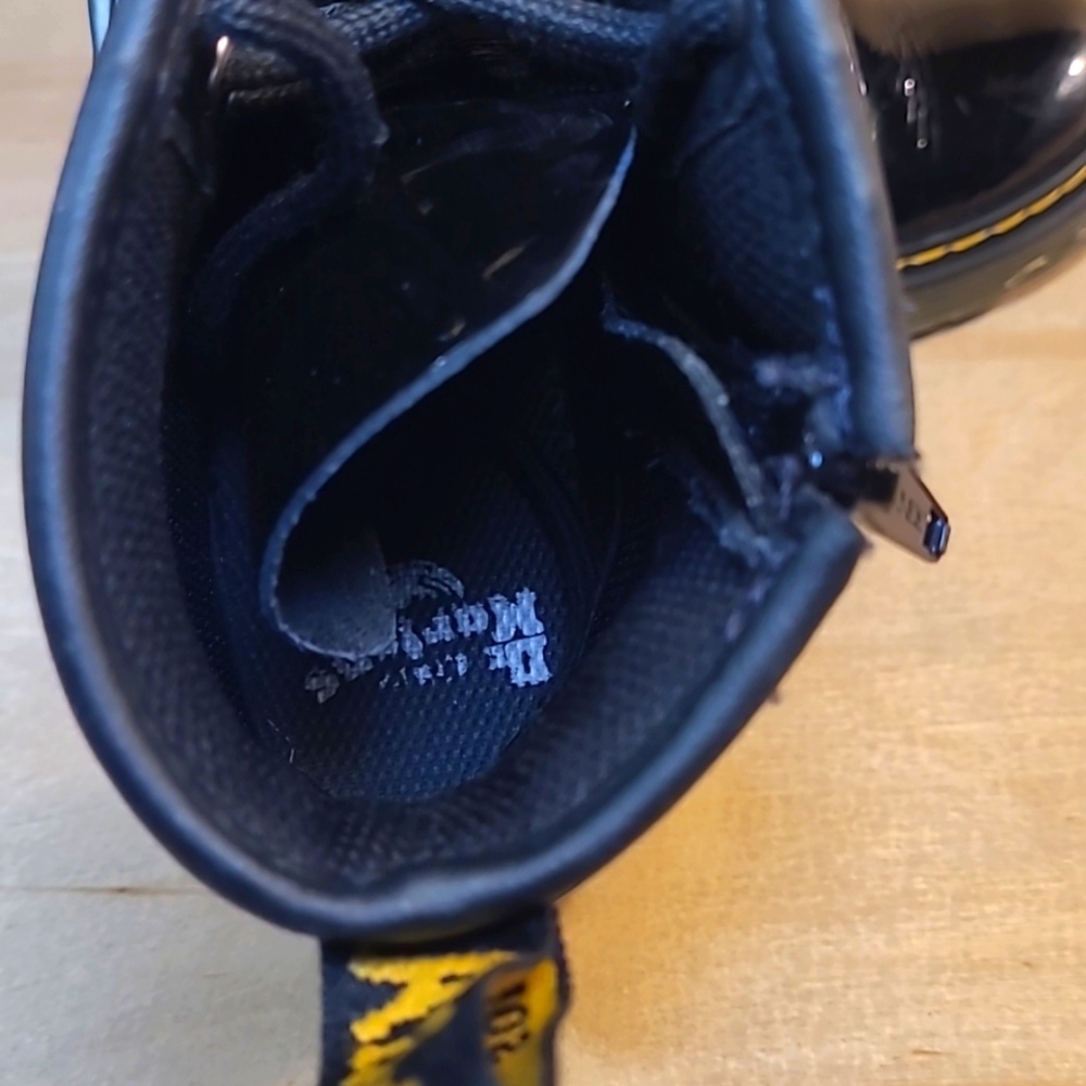 Dr. Martens 1460 J Black Patent Leather Kids Boots Size 1 Youth - Picture 13 of 14